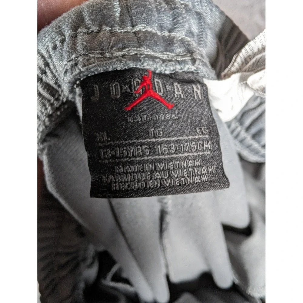 Jordan Jumpman Air Grey Athletic Jogger Pants Nike Graphic Boys XL 13-15‎ Years